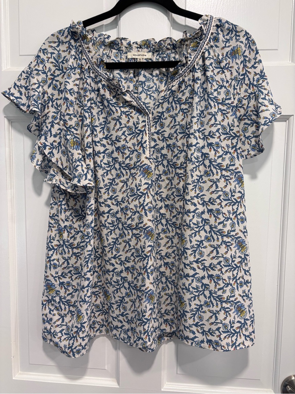 MAX STUDIO Floral Flutter Sleeve Top Blue/White/Yellow XL